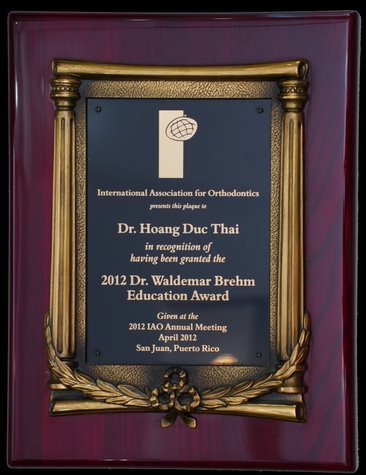 Giải thưởng Dr. Waldemar Brehm Education Award 2012 - International Association for Orthodontics