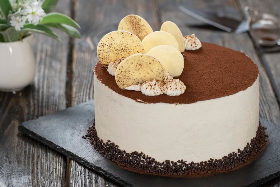 Mẫu bánh kem tiramisu đẹp tặng vợ và người yêu.